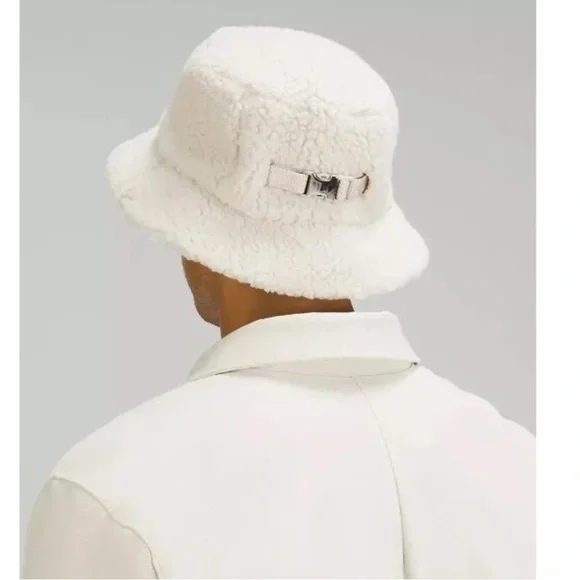 Lululemon Athletica Beige Sherpa Bucket Hat - Picture 3 of 6